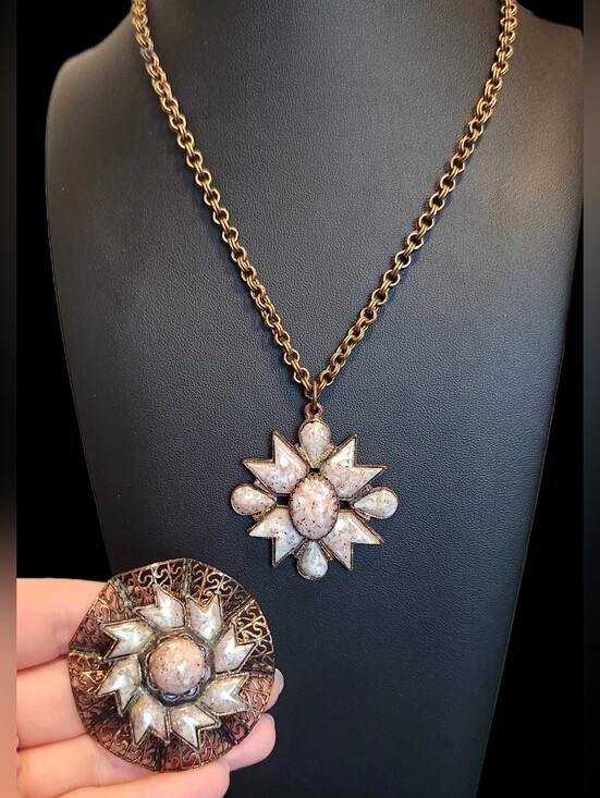 Jewelry - Vintage 1960s Copper & Glitter Confetti Lucite Starburst Necklace & Brooch